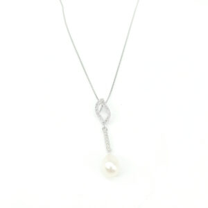 Collana in argento 925 con pendente con perla da 2 cm. Lunghezza collana 45 cm. Scopri le collane Tessia Gioielli